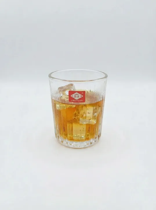 Classic%20Diamond-Cut%20Whiskey%20Glass%20%E2%80%93%20Premium%20Clear%20Glass%20Tumbler%20-%20Image%207