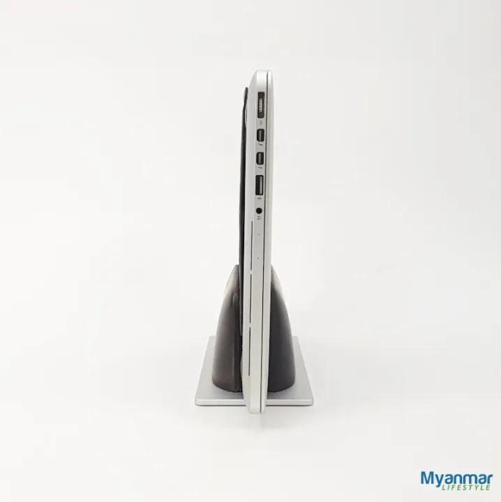 Vertical%20Laptop%20Stand,%20Vertical%20Laptop%20Dock%20(with%20walnut%20wood)%20%E2%80%93%20UPERGO%20-%20Image%207