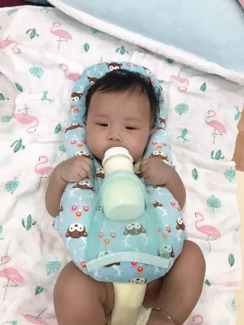 (Preorder)%C2%A0KAKIBLIN%20(Kakibin)%20feeding%20pillow,%20baby%20feeding%20pillow,%20milk%20training%20pillow,%20adjustable,%202%20in%201%20use,%20separate%20pillow%20pieces%20for%20baby%20to%20use%20as%20a%20sleeping%20pad.%20-%20Image%206