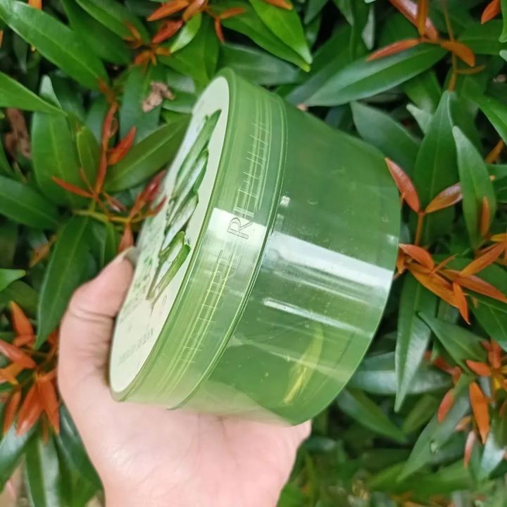 Nature%20Republic%20SOOTHING%20&%20MOISTURE%20ALOE%20VERA%2092%25%20GEL(300ml)%20-%20Image%205