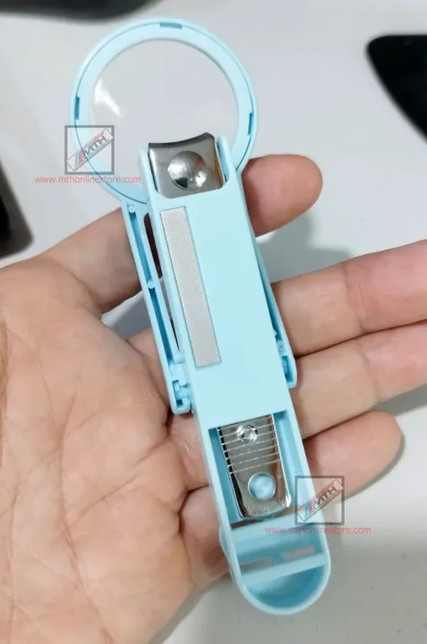 Nail%20Clipper%20with%20Magnifier%20-%20Image%202