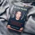 Elon Musk - Ashlee Vance. 