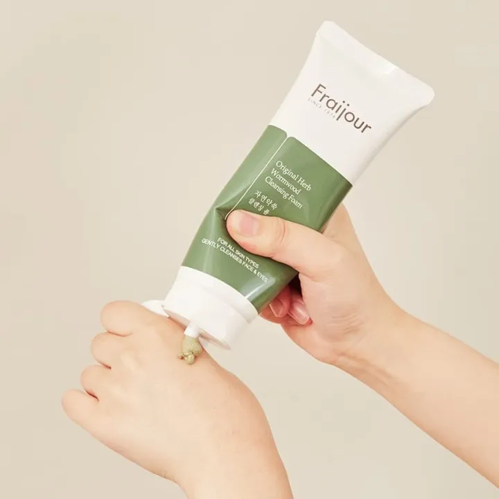 Fraijour%20Original%20Herb%20Warmwood%20Calming%20Facial%20Foam%20150g%20-%20Image%202