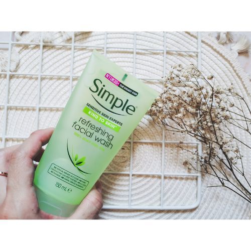Simple%20Kind%20To%20Skin%20Refreshing%20Facial%20Wash%20150%20ml%20-%20Image%204
