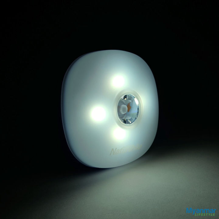 Waterproof%20Outdoor%20Camping%20Lantern%20-%20Image%208