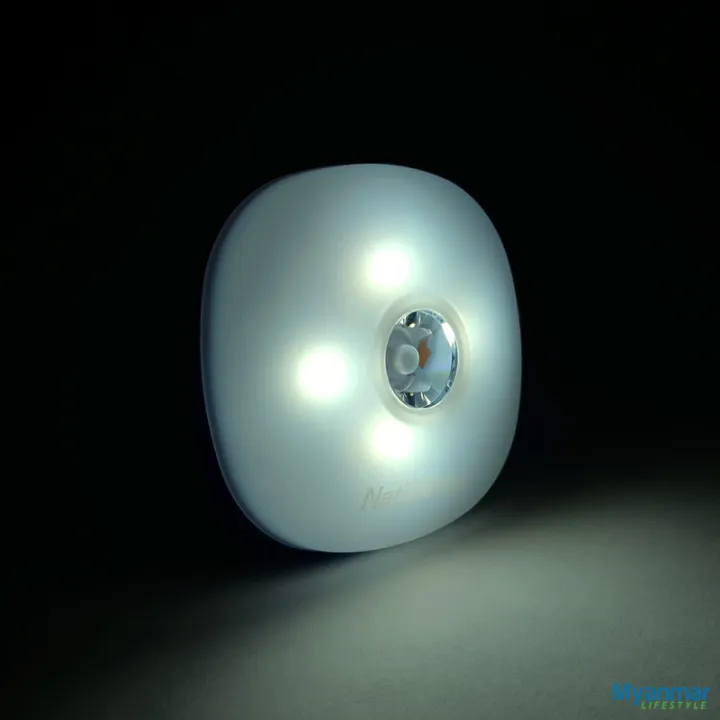 Waterproof%20Outdoor%20Camping%20Lantern%20-%20Image%208