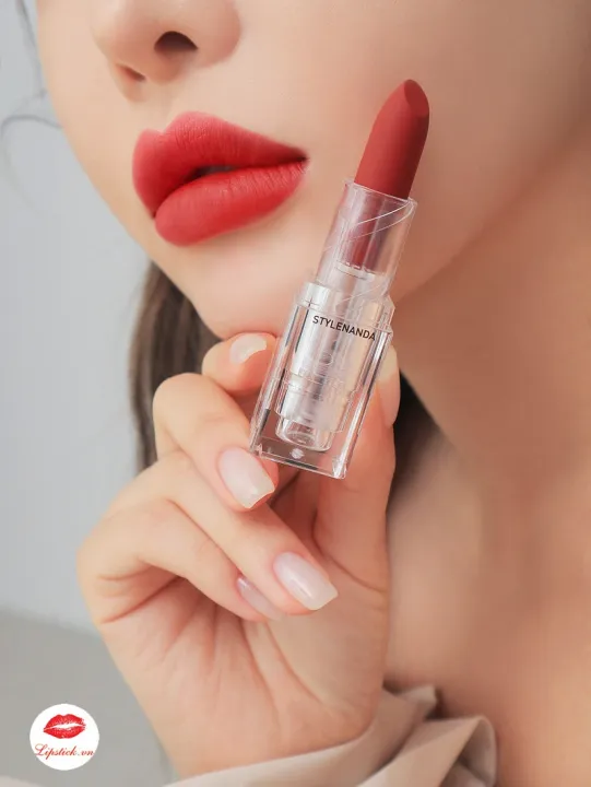 3ce%20soft%20matte%20lipstick-%20%20red%20muse%20-%20Image%202