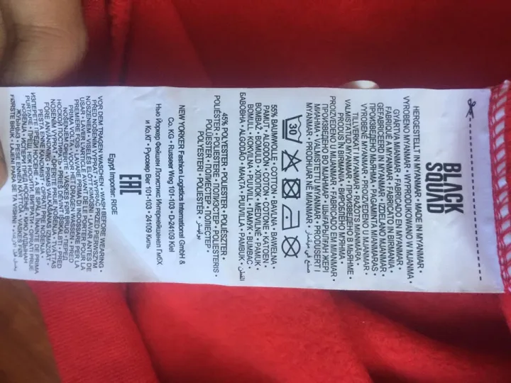 Black%20Squad%20Relaxed-fit%20Pullover%20Hoodie%20for%20Men%20(%20Europe%20export%20outlet%20)%20-%20Image%208