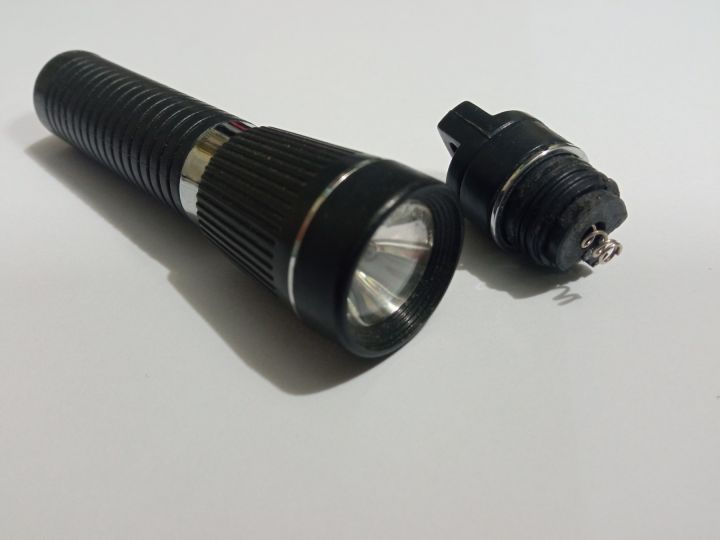 Energizer%20Yellow%20Light%20Torch%20for%20Jewellers%20Big%20or%20Small%20size,%202AA%20or%201AAA%20size,%20Very%20good%20second%20used%20-%20Image%205