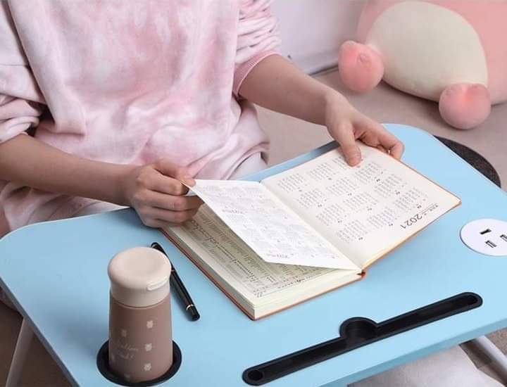 USB ခေါက်စားပွဲ Table