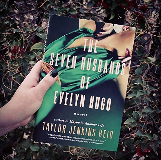 The%20Seven%20Husbands%20of%20Evelyn%20Hugo%20-%20Taylor%20Jenkins%20Reid%20-%20Image%203