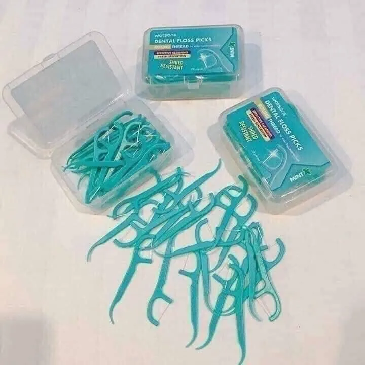 Watsons%20Brand%20(Made%20in%20Thailand)%20Mint%20coated%20round%20thread%20dental%20floss%20pricks%20*50pcs/box%20-%20Image%202