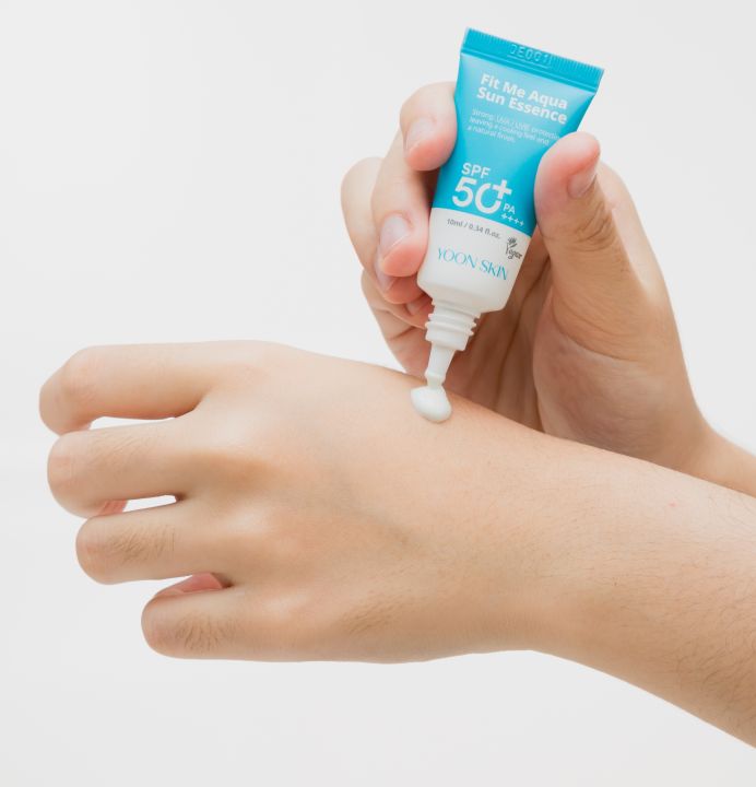 Yoon%20Skin%20Fit%20Me%20Aqua%20Sun%20Essence%2010ml%20-%20Image%203