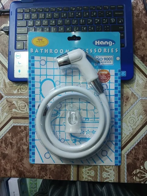 Hang%20Toilet%20Hand%20Spray%20Set%20-%20Image%203