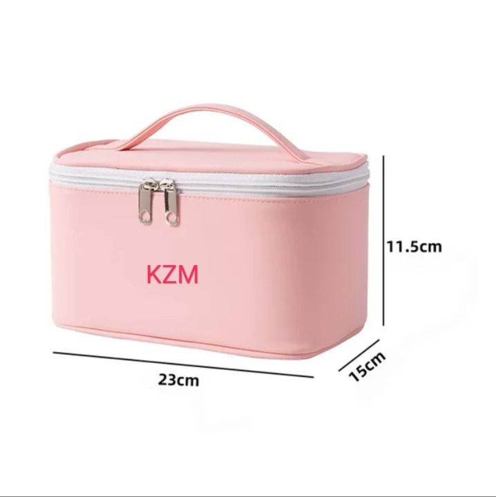 Makeup%20bags%20and%20accessories%20bags%20-%20Image%202