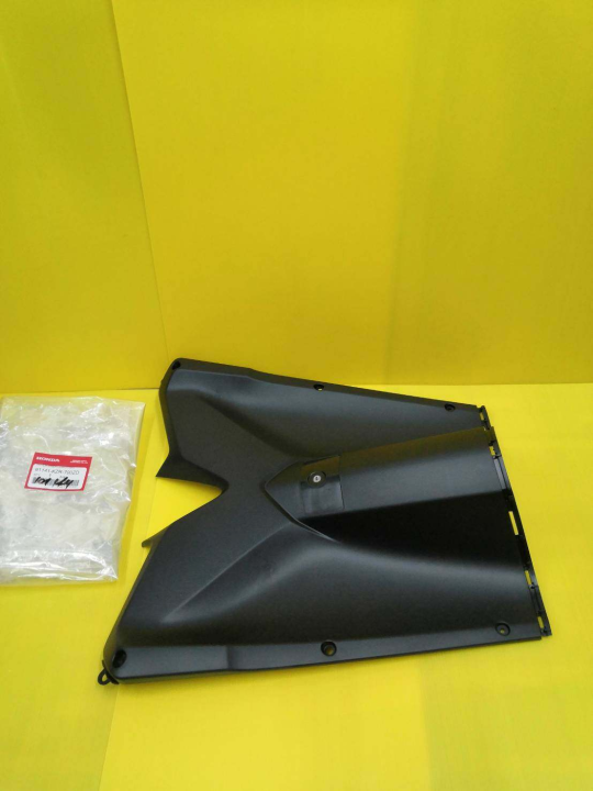 (Preorder)%20Black%20Plastic%20Keyhole%20Cover%20for%20Click%20125i,%20Old%20Model,%20First%20Generation%20(Matte%20Black%20Inner%20Windshield),%20Genuine,%20Honda,%20Free%20Shipping,%2081141-KZR-700ZD%20-%20Image%203
