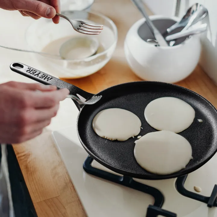 (Preorder)%20MEYER%20CAST%20IRON%2024CM%20cast%20iron%20pan,%20round%20shape,%20FLAT%20DOSA%20TAWA%20(48146-C)%20%E1%80%9F%E1%80%84%E1%80%BA%E1%80%B8%E1%80%81%E1%80%BB%E1%80%80%E1%80%BA%E1%80%A1%E1%80%AD%E1%80%AF%E1%80%B8%20-%20Image%207