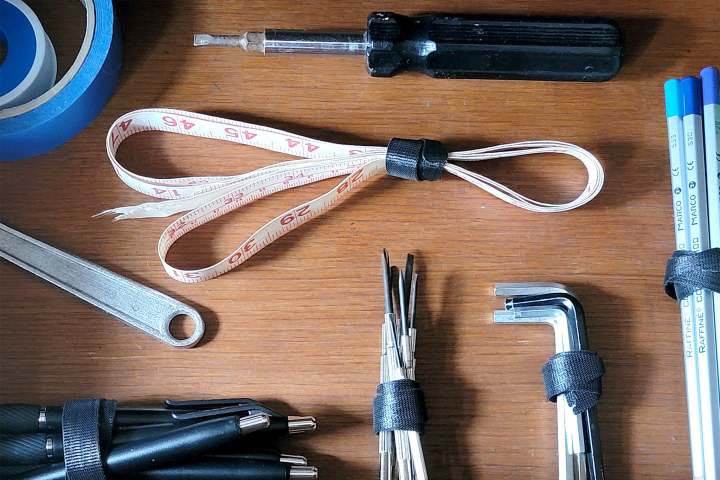 Velcro%20tape%20for%20fastening%20wires,%20charging%20cables,%20headphone%20cables,%20cable%20ties.%20-%20Image%208