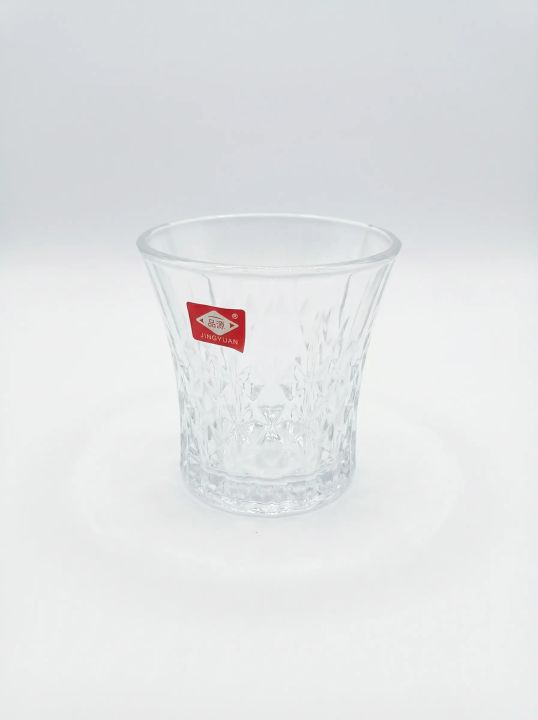 Classic%20Diamond-Cut%20Whiskey%20Glass%20%E2%80%93%20Premium%20Clear%20Glass%20Tumbler%20-%20Image%209