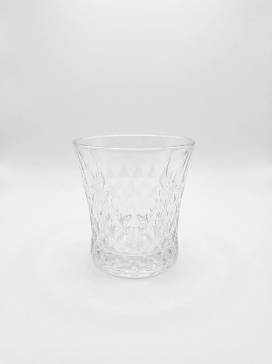 Classic%20Diamond-Cut%20Whiskey%20Glass%20%E2%80%93%20Premium%20Clear%20Glass%20Tumbler%20-%20Image%2010