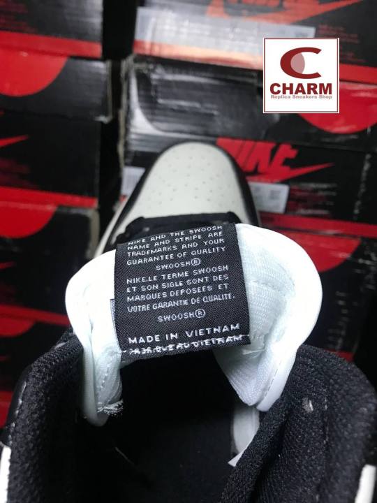 Air%20Jordan%201%20-%20Image%2010