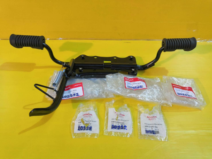 (Preorder)%20Front%20footrest%20for%20Wave%20125R,%20Wave%20125S,%20and%20Wave%20125i%20with%20turn%20signals%20and%20windshield.%20Genuine%20Honda%20parts.%20Complete%20set%20with%20side%20stand.%20Free%20shipping.%20-%20Image%208