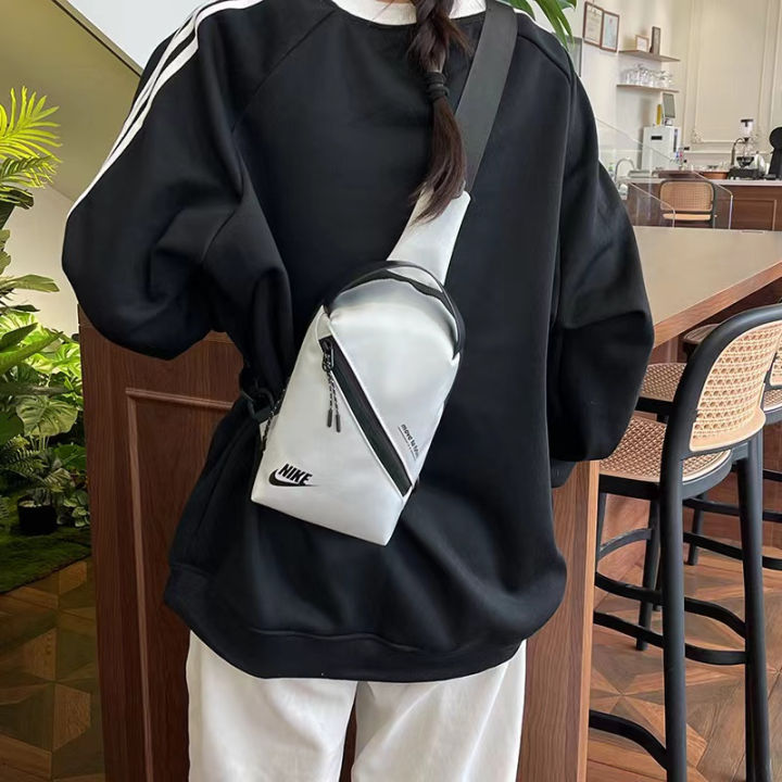 (Preorder)%20High%20Quality%20Messenger%20Bag,%20Casual%20Sports%20Bag%20for%20Men%20and%20Women,%20Chest%20Bag%20-%20Image%204