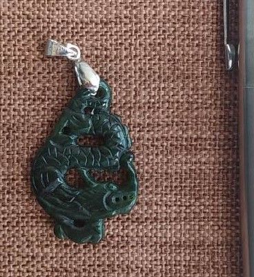 Dragon Jade Pendant, ကျောက်စိမ်းနဂါး ဆွဲသီး