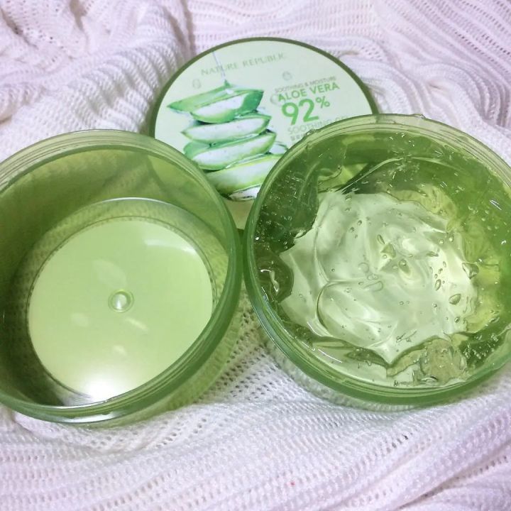 Nature%20Republic%20SOOTHING%20&%20MOISTURE%20ALOE%20VERA%2092%25%20GEL(300ml)%20-%20Image%208