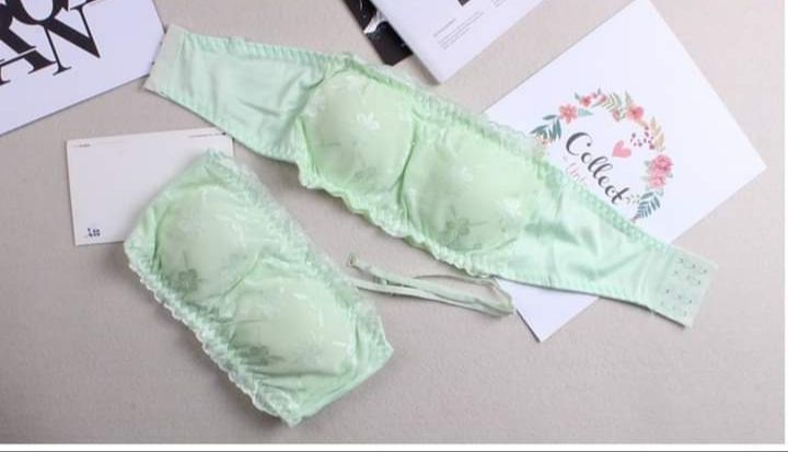 Bra ရင်ပြတ်