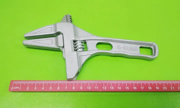 Clover%20Big%20opening%20Bathroom%20Wrench,%20Light%20weight%20Aluminum%20Alloy%20Repair%20Tools%20for%20Bathroom,%20Washbasin,%20Tube%20Nut%20Disassembly(%20Silver%20)%20-%20Image%206