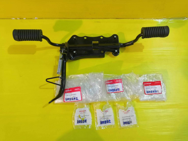 (Preorder)%20Front%20footrest%20for%20Wave%20125R,%20Wave%20125S,%20and%20Wave%20125i%20with%20turn%20signals%20and%20windshield.%20Genuine%20Honda%20parts.%20Complete%20set%20with%20side%20stand.%20Free%20shipping.%20-%20Image%203