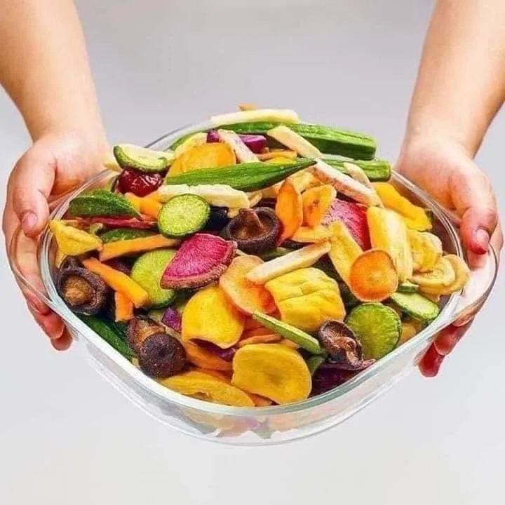 Dried%20Fruit%20and%20Vegetable%20Crisps%20250g%20-%20Image%203