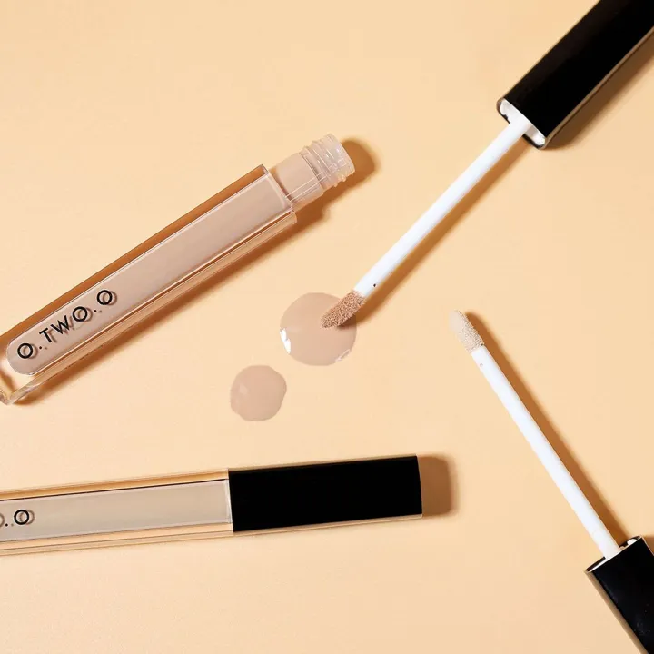 O.TWO.O%20Liquid%20Concealer%20(#01)%20-%20Image%207