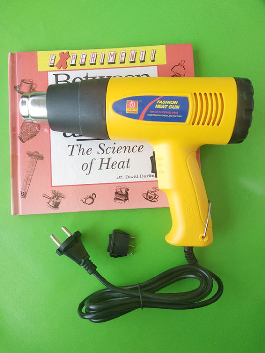 Clover ေလပူေပးစက္။ လေပူပေးစက်။  ( 1000W / 1800W ) 10Amp ခလုပ်အပို တခုပါသည်။ 10Amp ခလုပ္အပို တခုပါသည္။