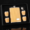 Wood Design Hip Flask. 