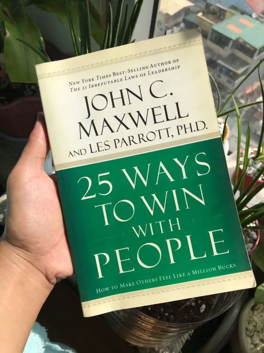25 Ways to Win with People - John C. Maxwell