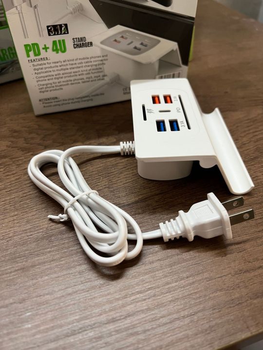 multi-port%20pd%20charging%20head%203.1a%20fast%20charging%20socket%20with%20phone%20stand%20-%20Image%207