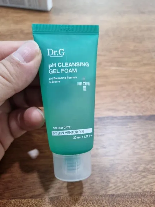 Dr.G%20pH%20cleansing%20gel%20foam%2030ml%20-%20Image%202