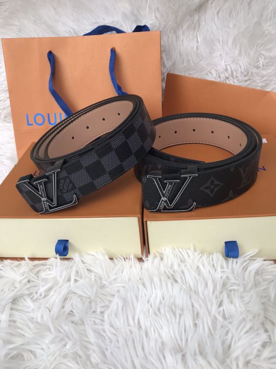 Louis%20Vuitton%20LV%20Initiales%20Reversible%20Belt%20Monogram%20Eclipse%20Taiga%2040MM%20Black%20for%20Men-%20%20Discover%20luxury%20and%20style%20-%20Image%205