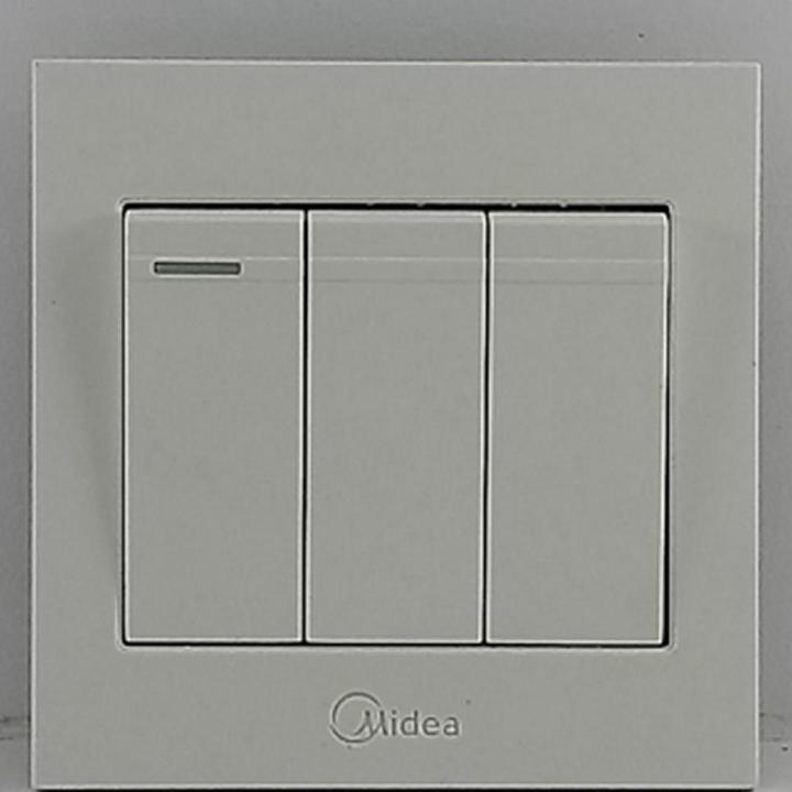 BO9K 32 (Three Gang Two way Switch)