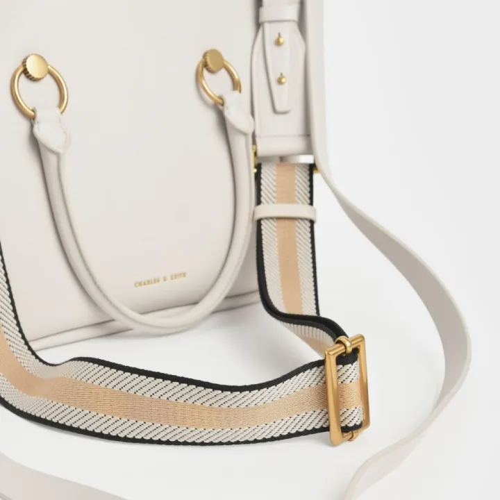 Charles%20&%20Keith%20-%20Ring%20Detail%20Large%20Hobo%20Bag%20-%20Image%204