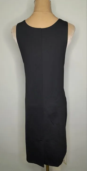 Black%20Dress%20with%20Two%20Side%20Pockets,%20a%20Flawless%20Fusion%20of%20Style%20and%20Functionality%20for%20the%20Modern%20Woman%20Seeking%20-%20Image%203