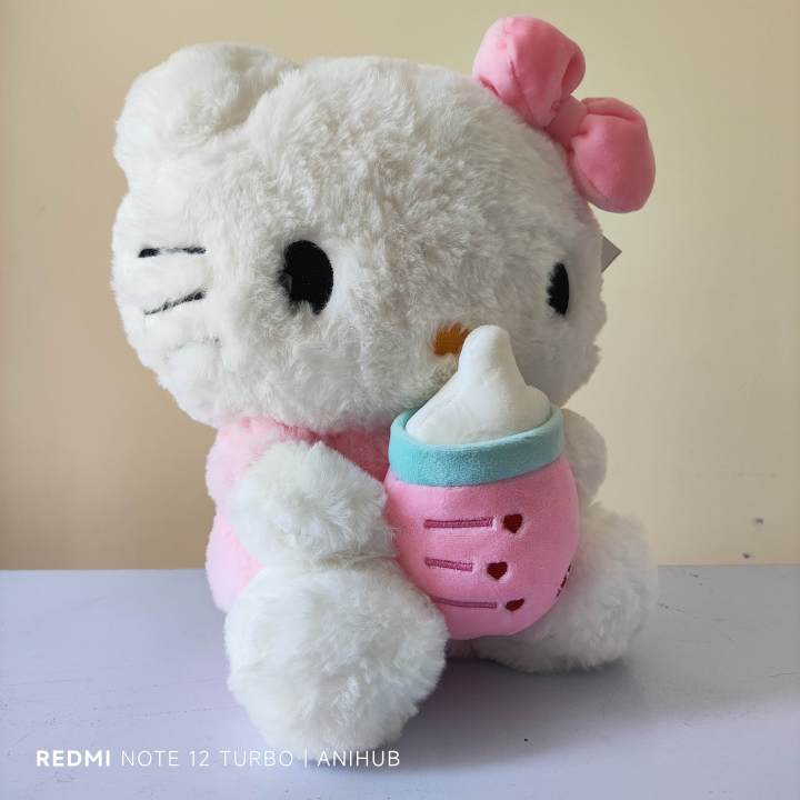 Hello%20Kitty%20Holding%20Strawberry%20Milk%20plush%2030cm%20-%20Image%203