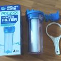 Water purification filter and housing. 