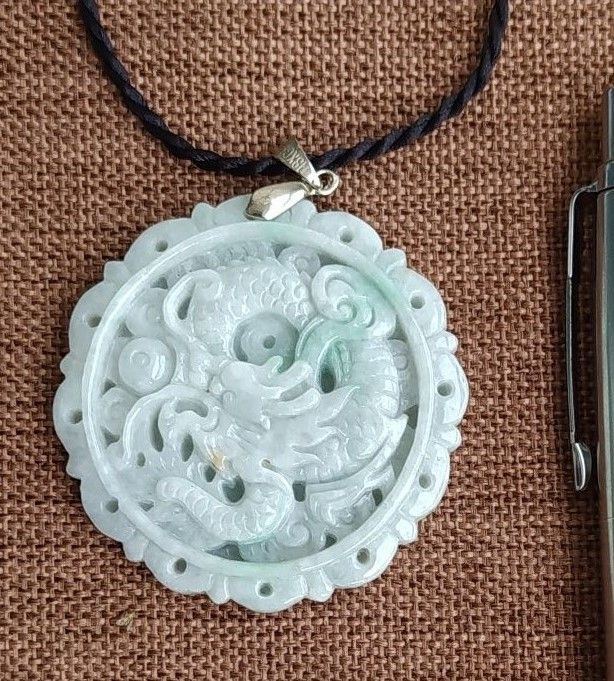 Dragon jade pendant, ကျောက်စိမ်း နဂါးဆွဲသီး၊