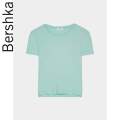 Bershka T-Shirt Collection: Elevate Your Casual Cool with Trendsetting Styles and Comfortable Elegance. 