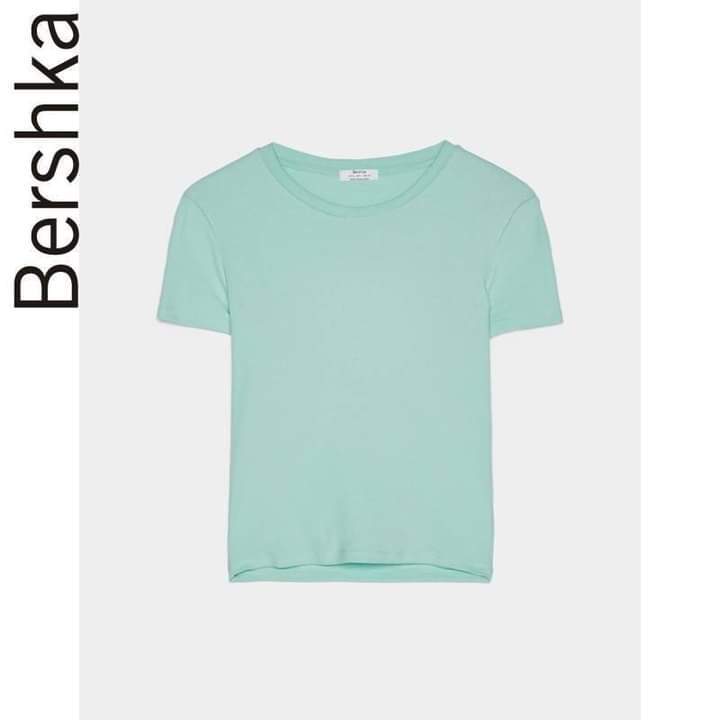 Bershka%20T-Shirt%20Collection:%20Elevate%20Your%20Casual%20Cool%20with%20Trendsetting%20Styles%20and%20Comfortable%20Elegance%20-%20Image%204