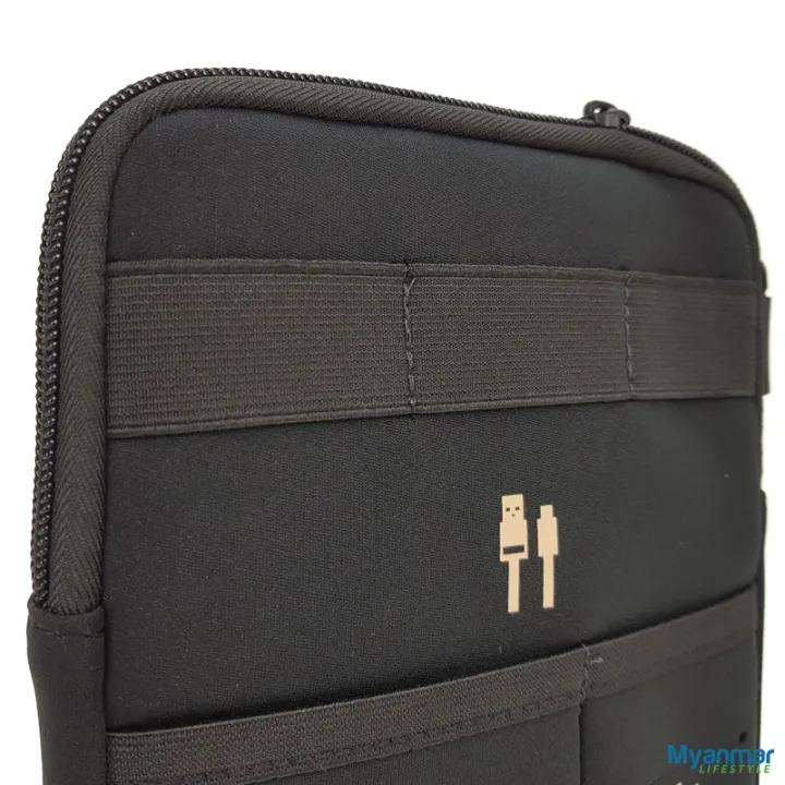 Organizer%20Pouch%20%E2%80%93%20Rivacase%20-%20Image%208