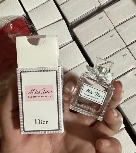 (Preorder)%C2%A0DIOR%20Miss%20Dior%20Blooming%20Bouquet%205ml.%20Dior%20Blooming%20Bouquet,%20new%20cloth%20bow%20package%20-%20Image%204